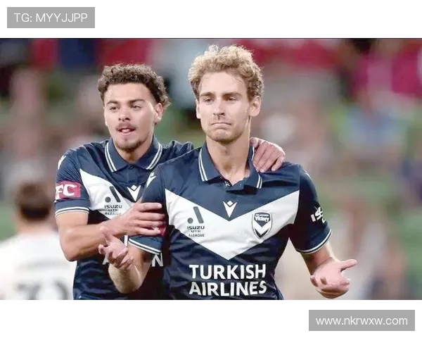 墨尔本胜利4比1大胜麦克阿瑟 罗传射埃斯破门